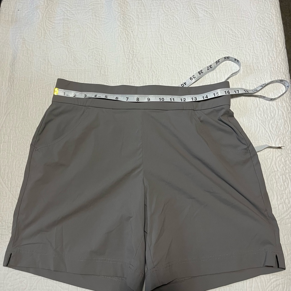 Women’s Columbia Hiking Shorts W/ Pockets